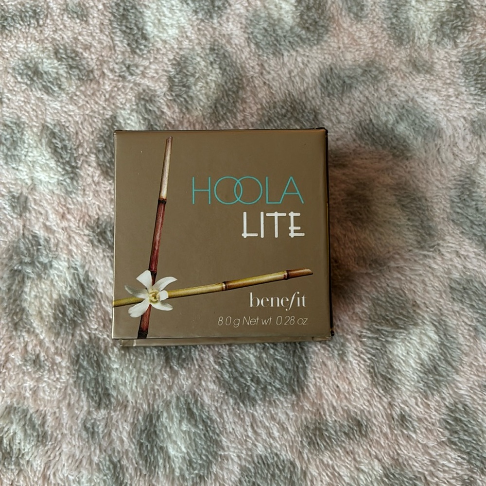 Benefit Hoola Lite Bronzer new